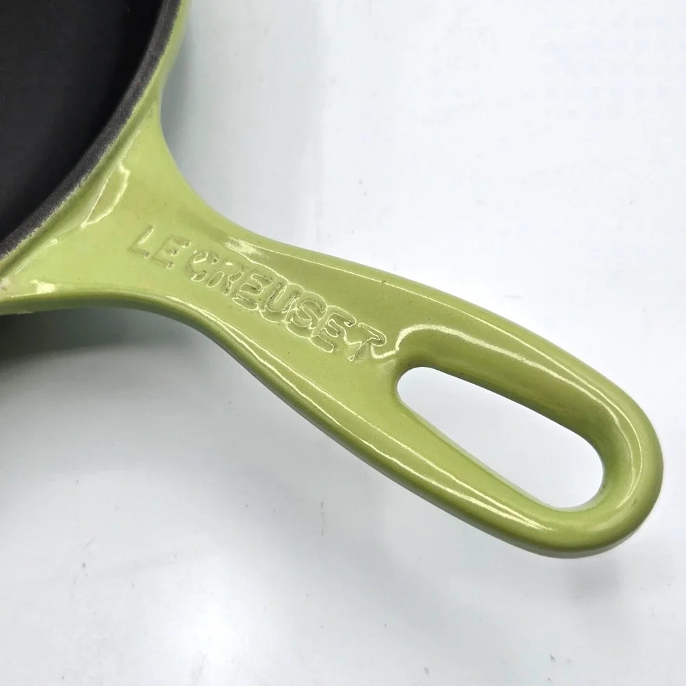 Le Creuset #23 Enameled Signature Cast Iron Skillet 9.5